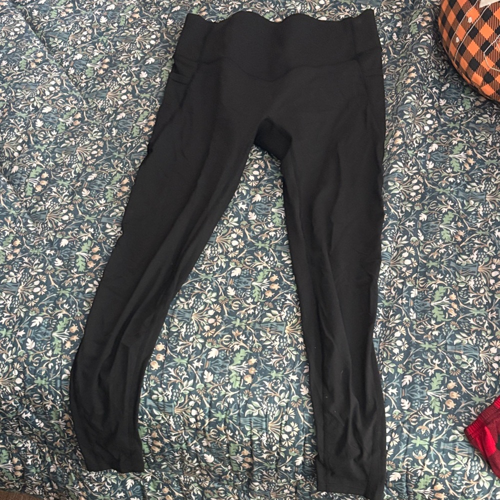 HALARA Women's Black Leggings with side pockets... (new without tags!)